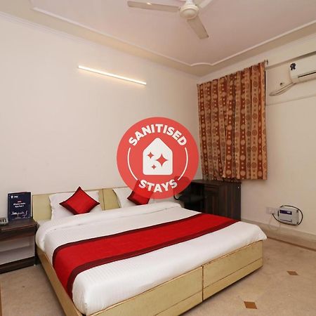 โอโย 11452 โกลเดน คาสเซิล ลอดจ์ Hotel Indirapuram ภายนอก รูปภาพ