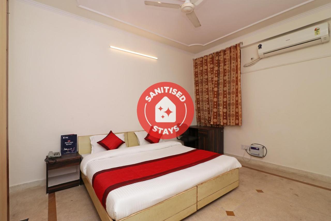 โอโย 11452 โกลเดน คาสเซิล ลอดจ์ Hotel Indirapuram ภายนอก รูปภาพ