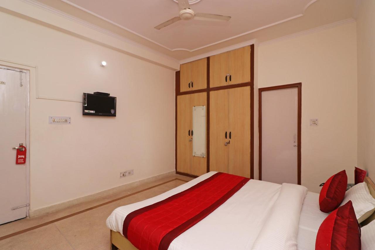 โอโย 11452 โกลเดน คาสเซิล ลอดจ์ Hotel Indirapuram ภายนอก รูปภาพ