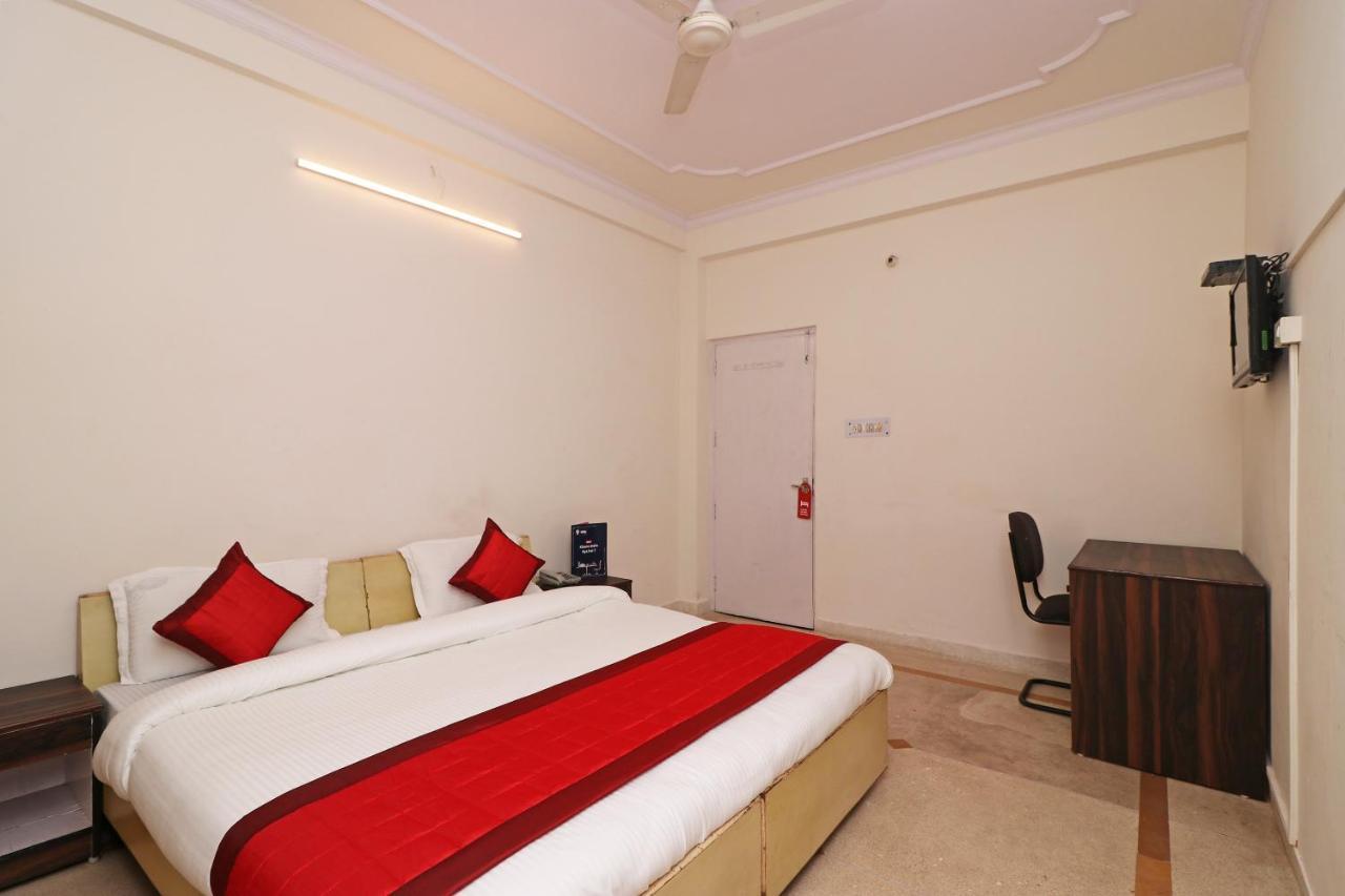 โอโย 11452 โกลเดน คาสเซิล ลอดจ์ Hotel Indirapuram ภายนอก รูปภาพ
