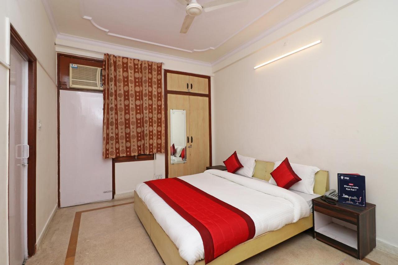 โอโย 11452 โกลเดน คาสเซิล ลอดจ์ Hotel Indirapuram ภายนอก รูปภาพ