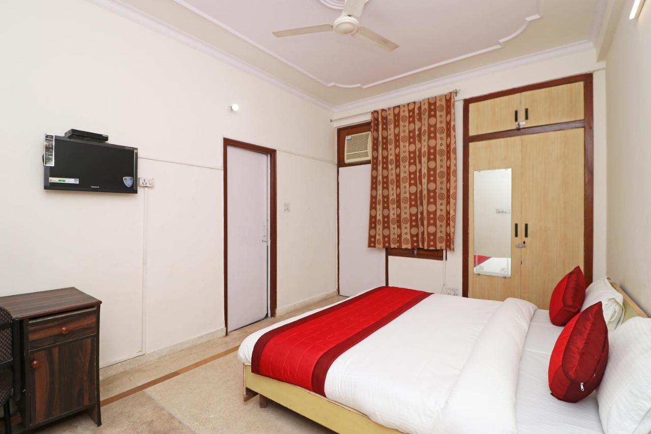 โอโย 11452 โกลเดน คาสเซิล ลอดจ์ Hotel Indirapuram ภายนอก รูปภาพ