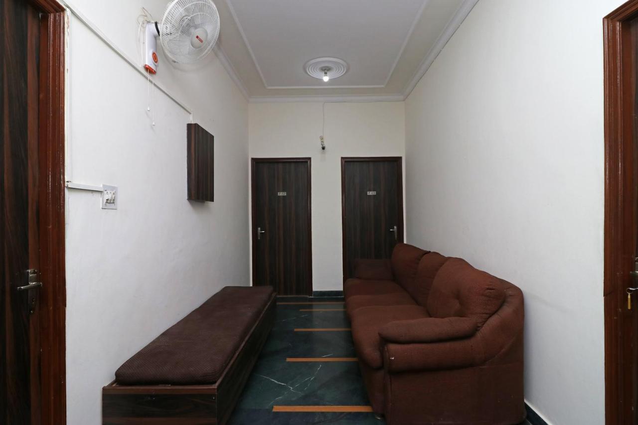 โอโย 11452 โกลเดน คาสเซิล ลอดจ์ Hotel Indirapuram ภายนอก รูปภาพ