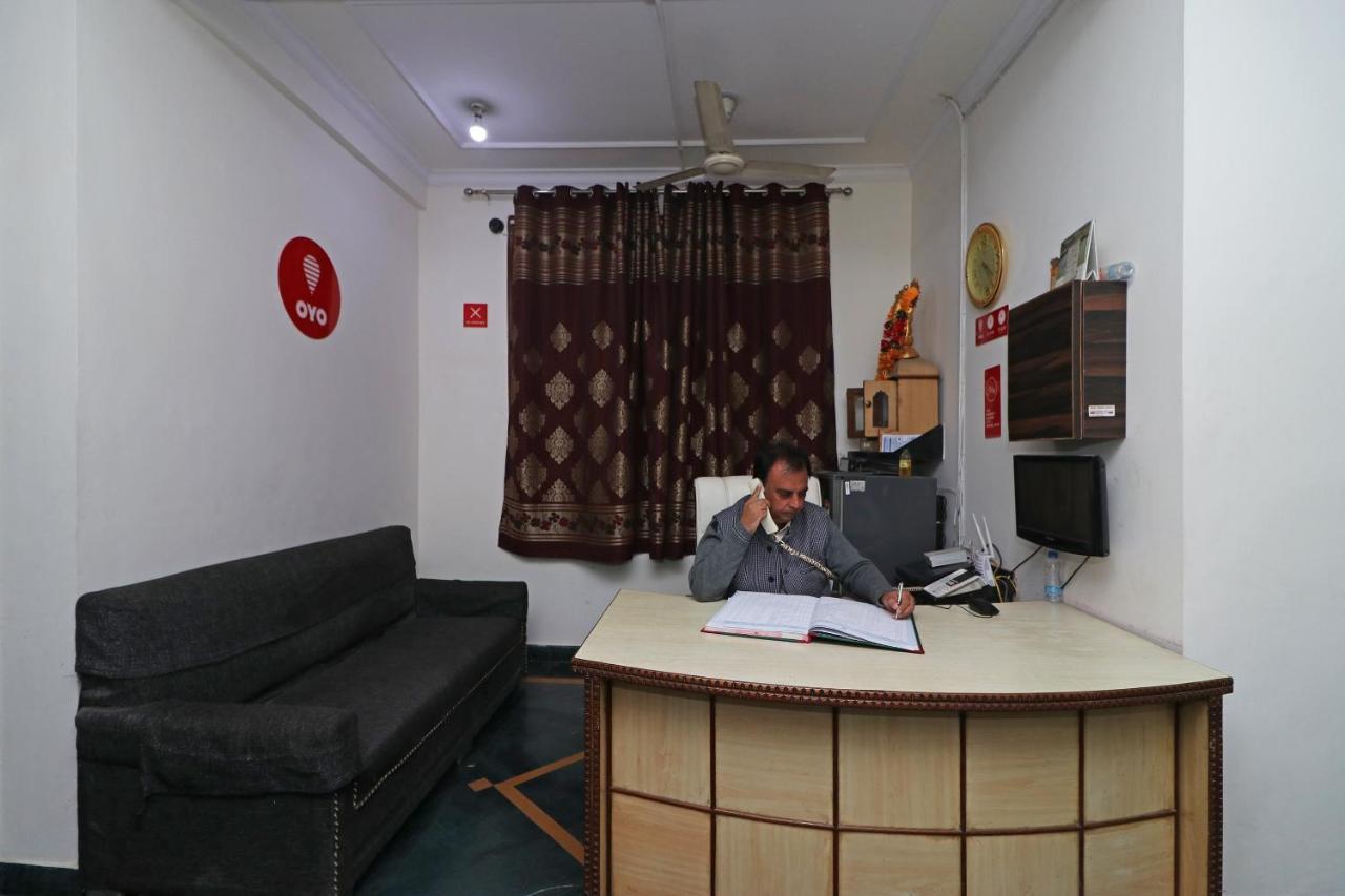 โอโย 11452 โกลเดน คาสเซิล ลอดจ์ Hotel Indirapuram ภายนอก รูปภาพ